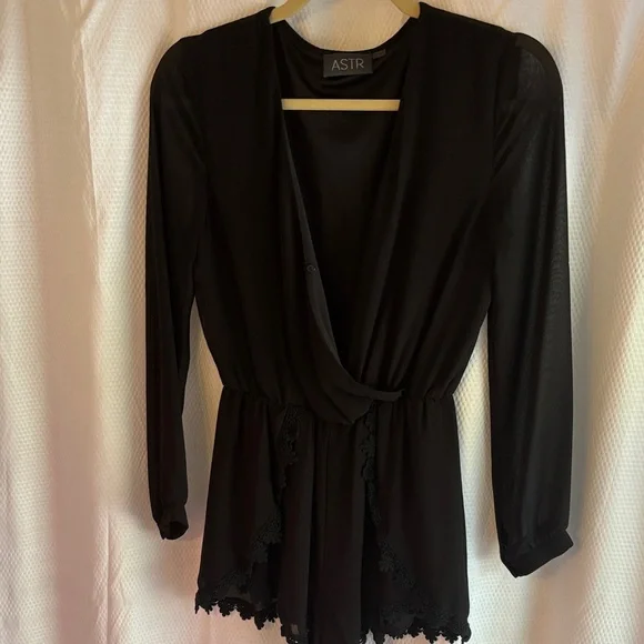 ASTR Black Lace Trim Robe - Picture 1 of 2